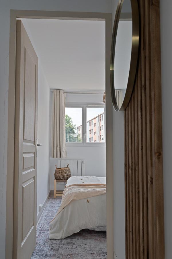 Appartement Spacieux 1 Chambre Parking Gratuit Валанс Екстериор снимка